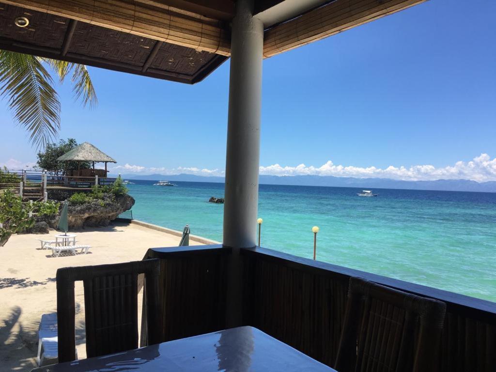Tauig Beach Resort Моалбоал Экстерьер фото