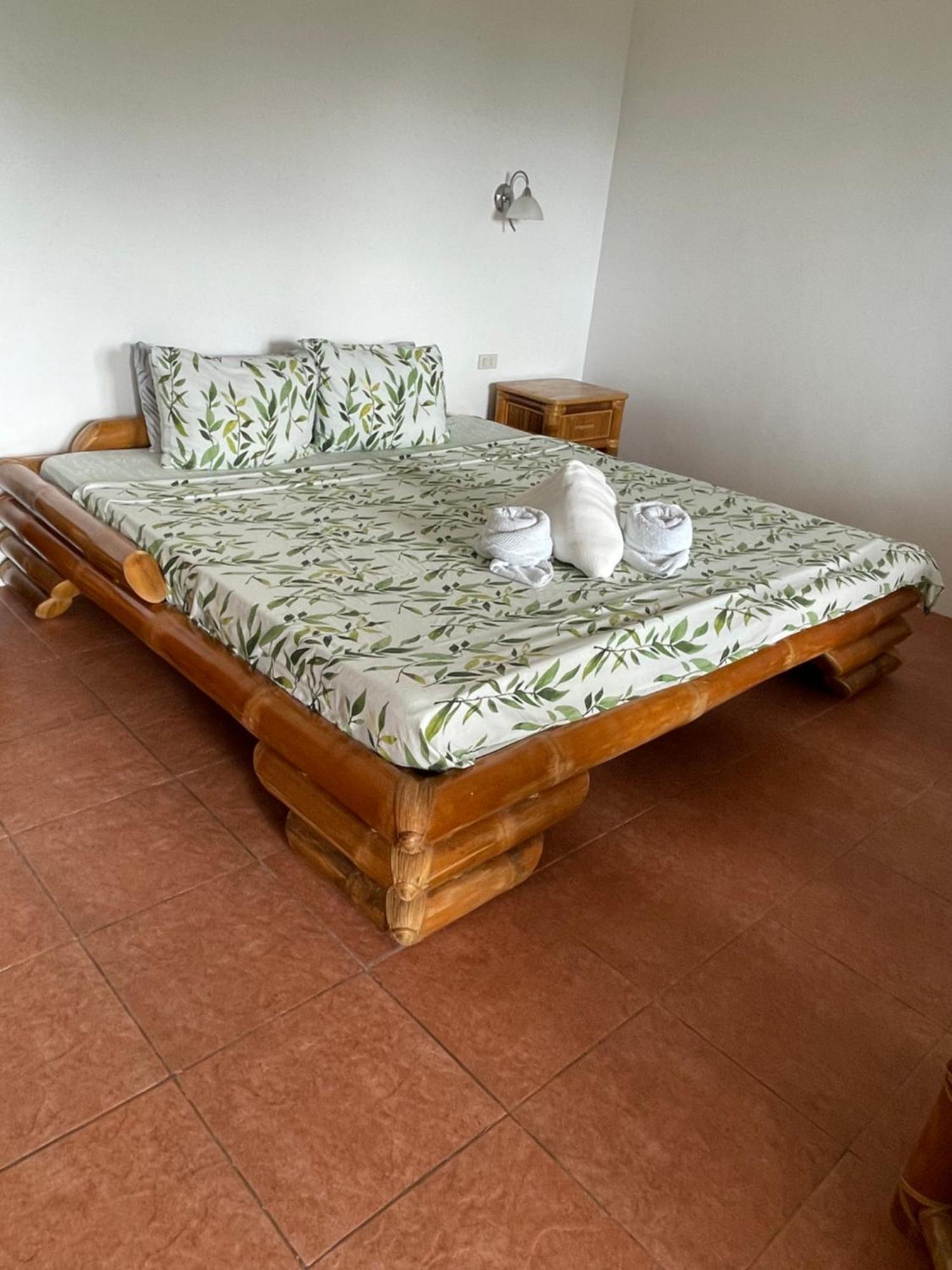 Tauig Beach Resort Моалбоал Экстерьер фото